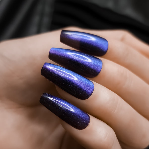 Stardust Cat Eye Coffin Press-On Nails