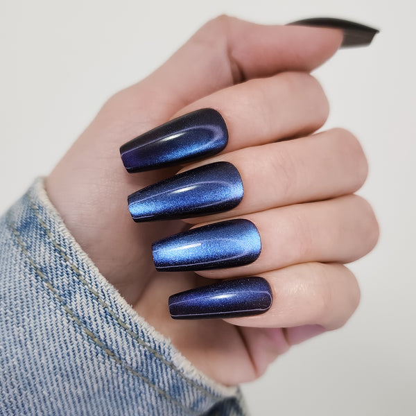 Stardust Cat Eye Coffin Press-On Nails